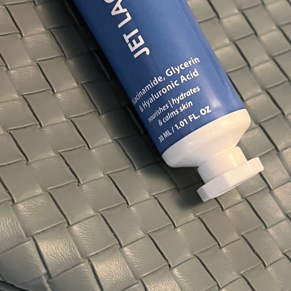 Moroccanoil Cosmetic Bag NWOT plus bonus Jet Lag Facial Mask - Picture 8 of 10